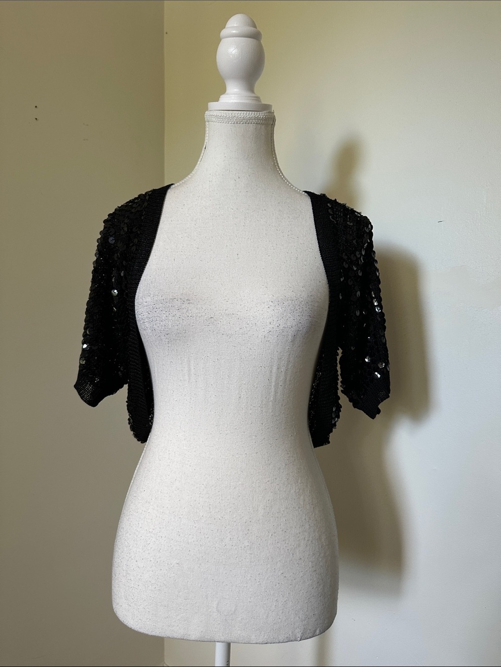 TTAL JEANS COUTURE Black Sequin Glam Open Front Cropped Short Sleeve Shrug OS